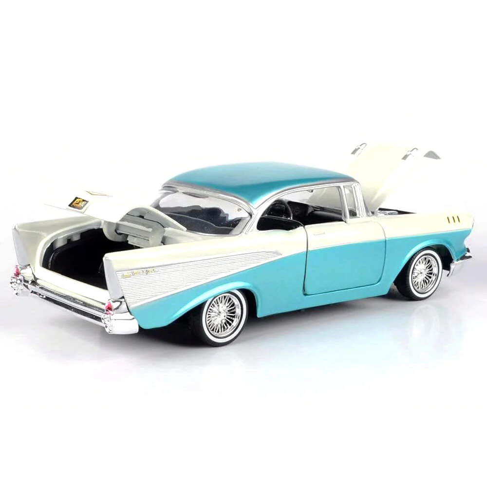 1957 Chevy Bel Air 1:24 Scale Diecast Model Turquoise by Motor Max - Image 3