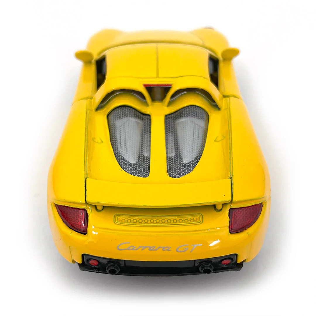 2007 Porsche Carrera GT 1:36 Scale Diecast Model Yellow by Kinsmart - Image 3