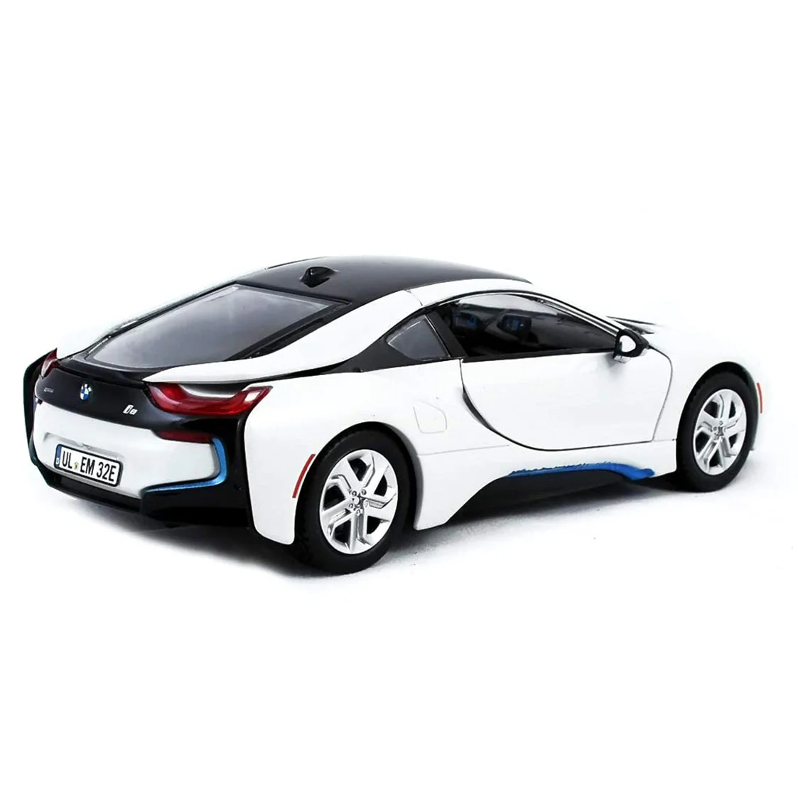 2018 BMW i8 Coupe 1:24 Scale Diecast Model White by Motor Max (No Box) - Image 3