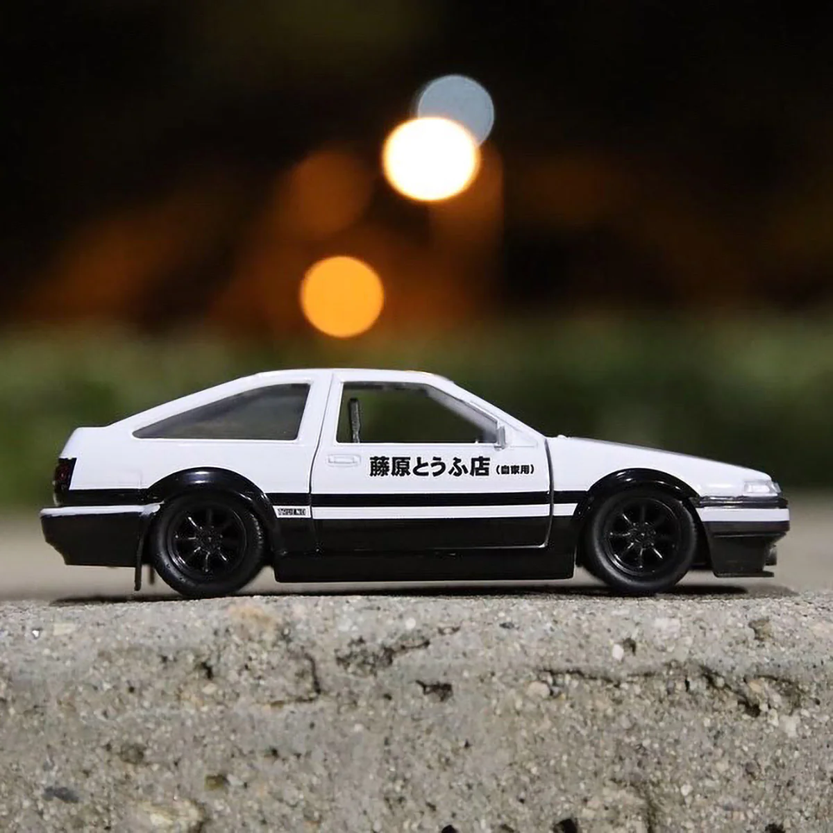 Initial D 1986 Toyota Trueno AE86 1:32 Black/White by Jada (No Window Box) - Image 7