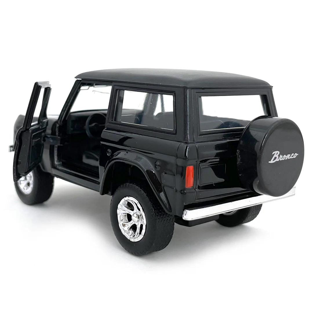 Just Trucks 1973 Ford Bronco 1:32 Scale Diecast Model Black by Jada 97051-BK - Image 2