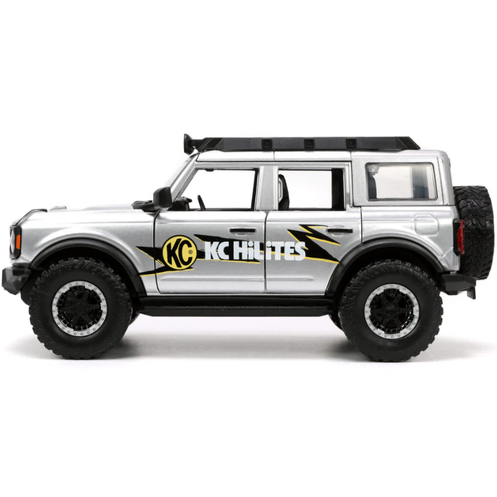 Just Trucks 2021 Ford Bronco w/ Extra Wheels 1:24 Scale Diecast Model KC HiLites Metallic Silver by Jada 33852 - Image 3