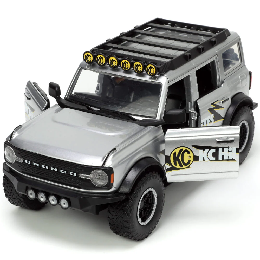 Just Trucks 2021 Ford Bronco w/ Extra Wheels 1:24 Scale Diecast Model KC HiLites Metallic Silver by Jada 33852 - Image 7