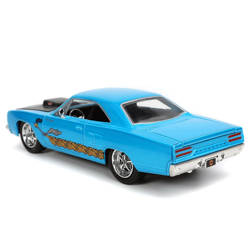 Looney Tunes 1970 Plymouth Roadrunner 1:24 Scale Diecast Model Blue with Wile E Coyote Figure by Jada 32038 - Image 3
