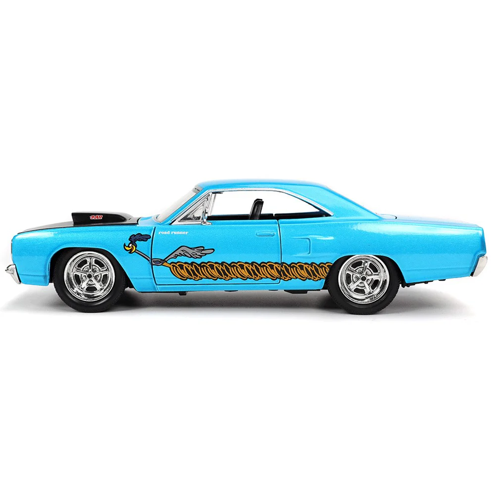 Looney Tunes 1970 Plymouth Roadrunner 1:24 Scale Diecast Model Blue with Wile E Coyote Figure by Jada 32038 - Image 4