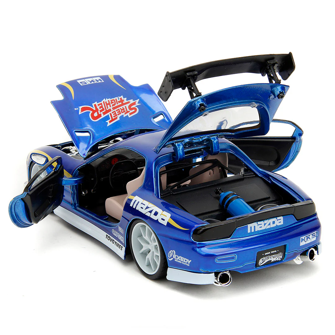 Street Fighter 1993 Mazda RX-7 1:24 Scale Diecast Model w/ Chun-Li Figure in Blue by Jada 30838 - Image 3